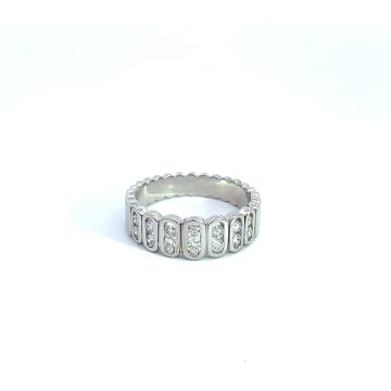 18K White Gold Diamond Ring with 0.39ctw