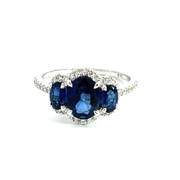 18K White Gold Ring with 0.39ctw Diamonds and 2.52ctw Sapphires