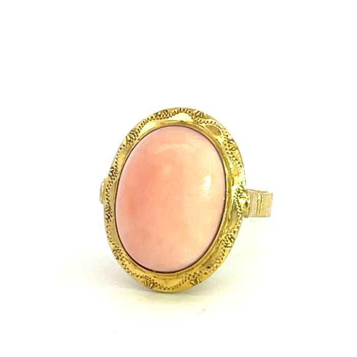 18K Yellow Gold Coral Ring 18K Yellow Gold Coral Ring